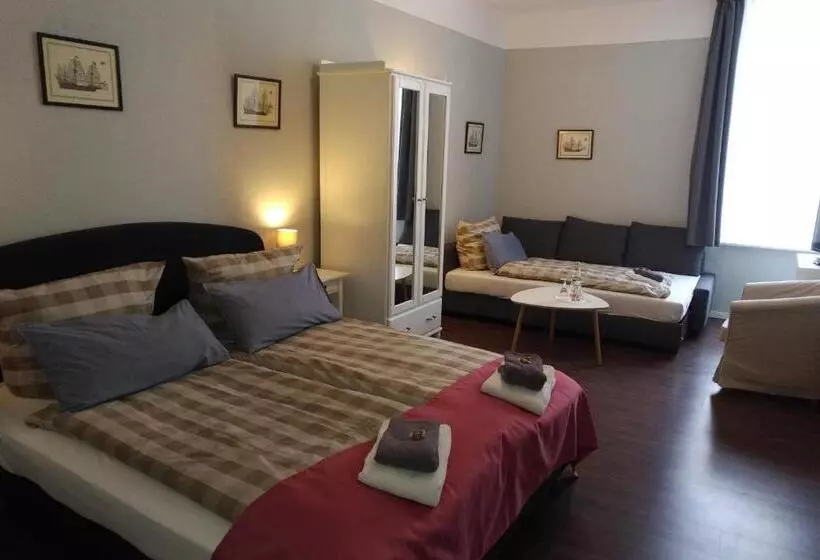 Отель Hoffmanns Holsteinisches Haus