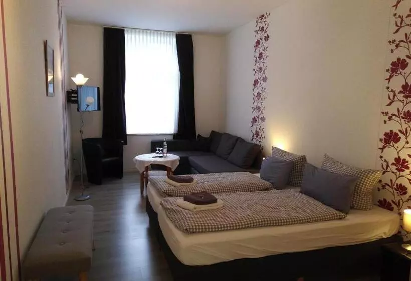 Отель Hoffmanns Holsteinisches Haus