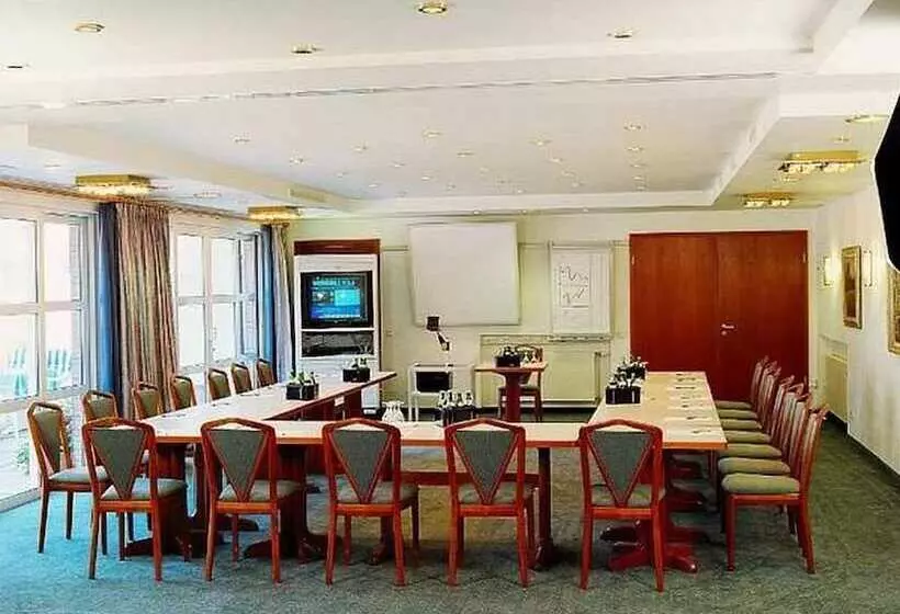 Отель Restaurant Fasanerie