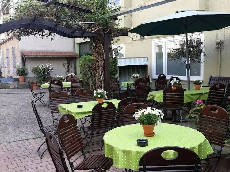 בית מלון כפרי Zwehrener Hof