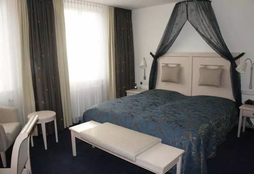 Отель Am Schloss  Superior