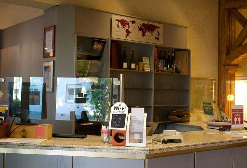 בית מלון כפרי Central