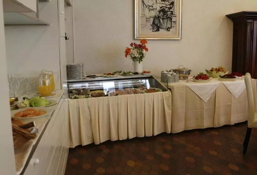 Apart Hotel Deutschmeister