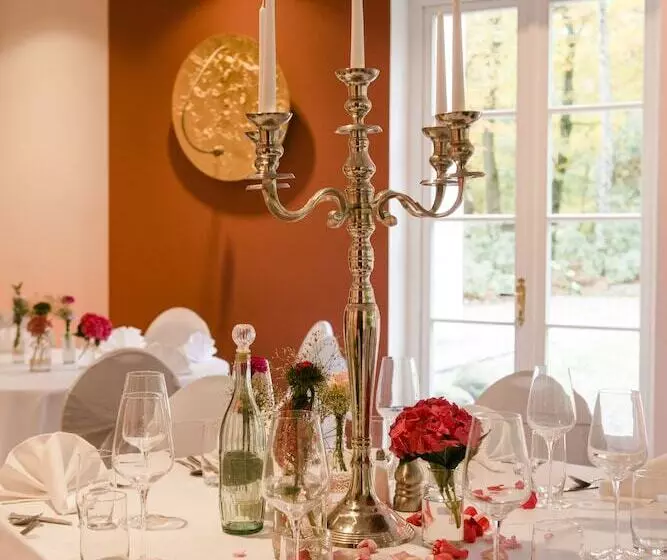 Отель Hardtwald