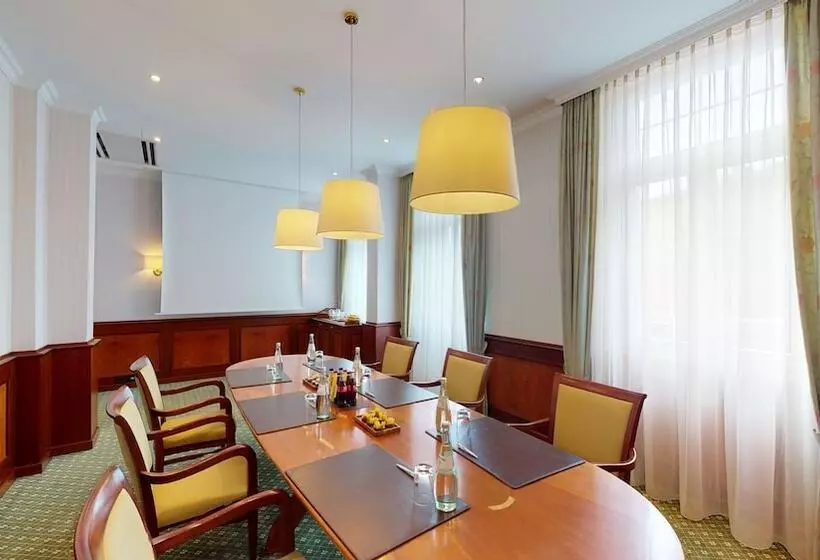 ホテル Oranien Wiesbaden