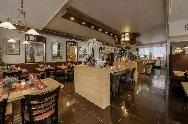 酒店 Restaurant Barbarossahof