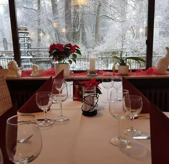 בית מלון כפרי Und Weingut Karlsmühle