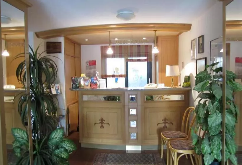 فندق Waldparkstube