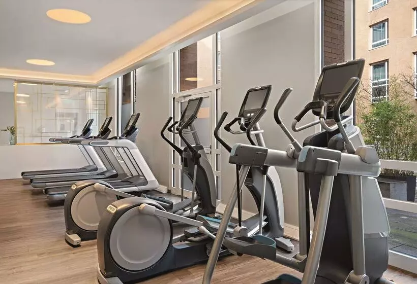 هتل Hilton Munich City