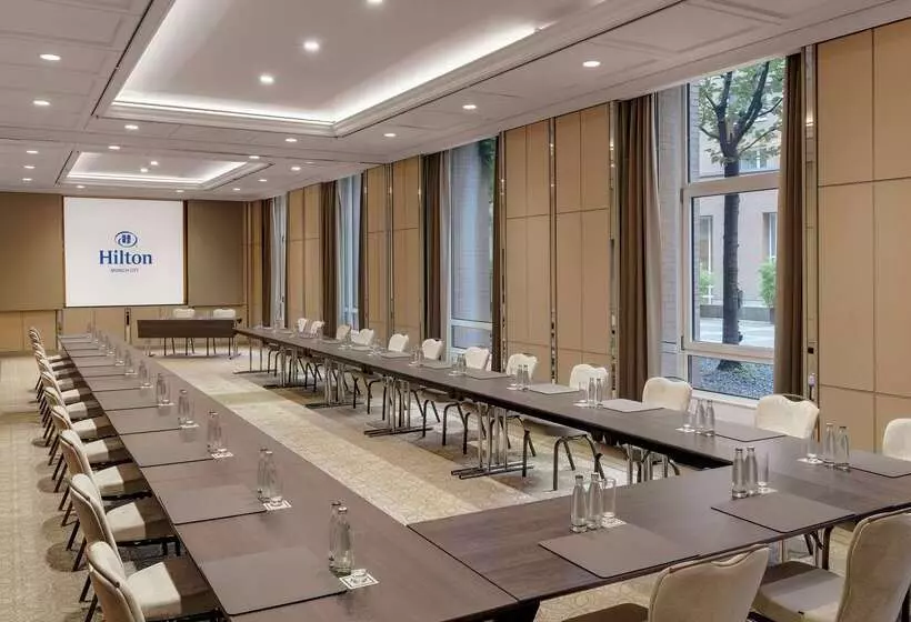 هتل Hilton Munich City