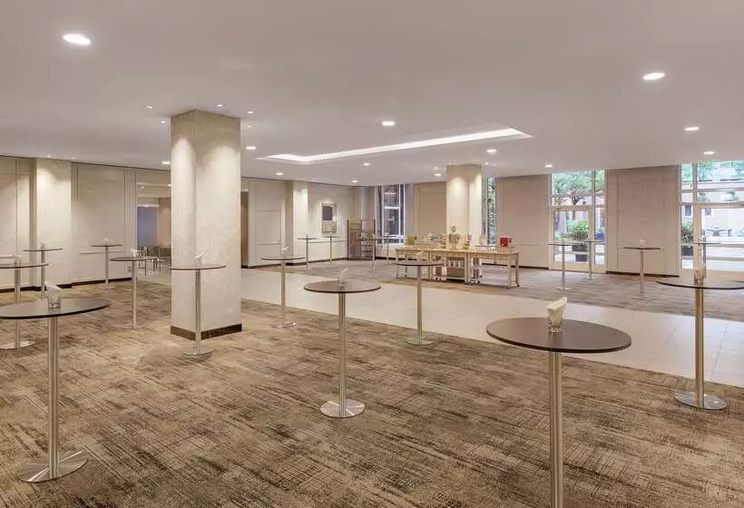 هتل Hilton Munich City