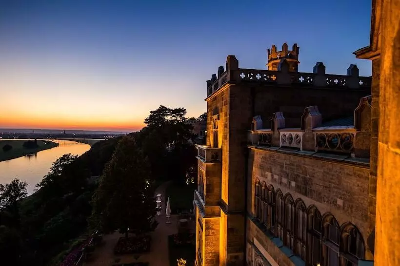 هتل Schloss Eckberg