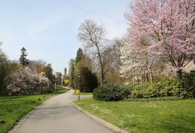 هتل Schloss Eckberg