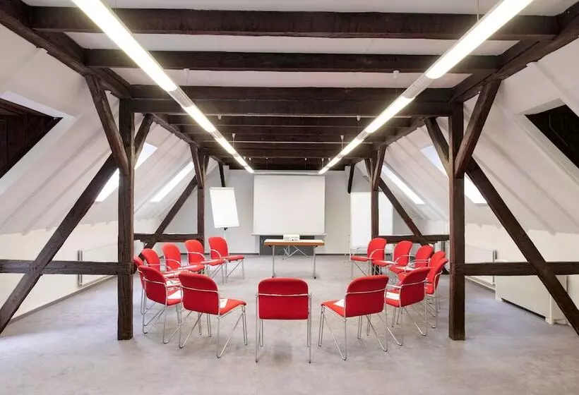 هتل Schloss Eckberg