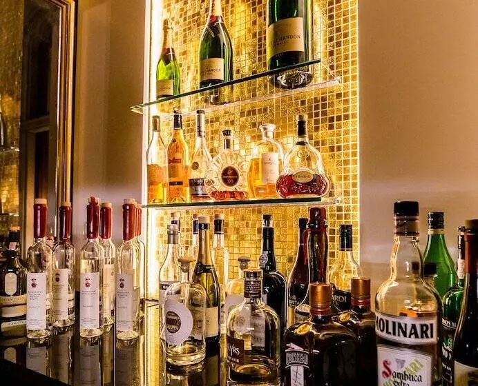 هتل Schloss Eckberg