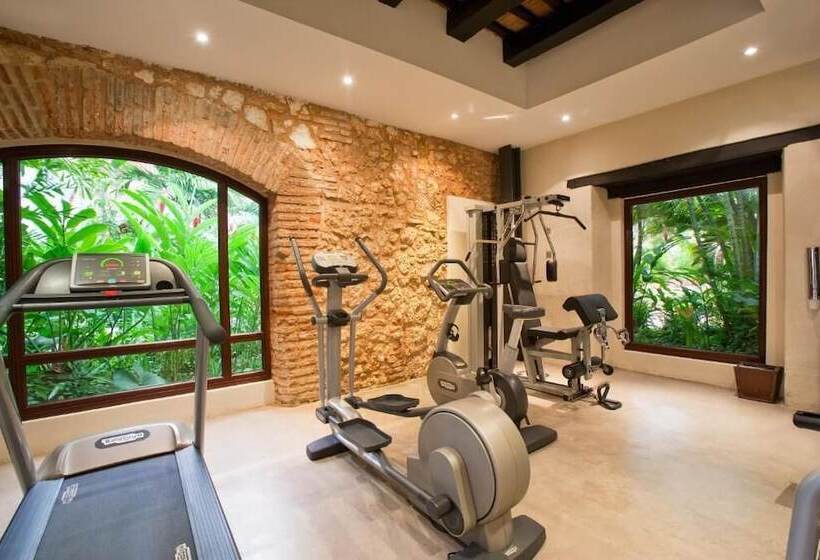 مسافرخانه Hodelpa Nicolas de Ovando