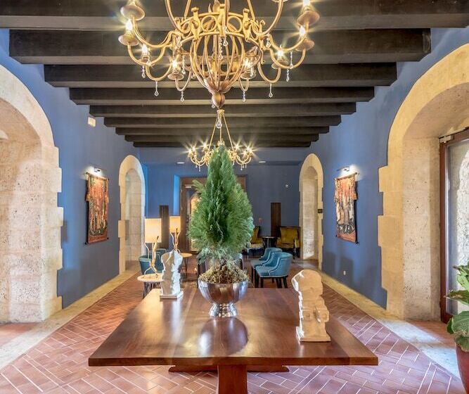 مسافرخانه Hodelpa Nicolas de Ovando