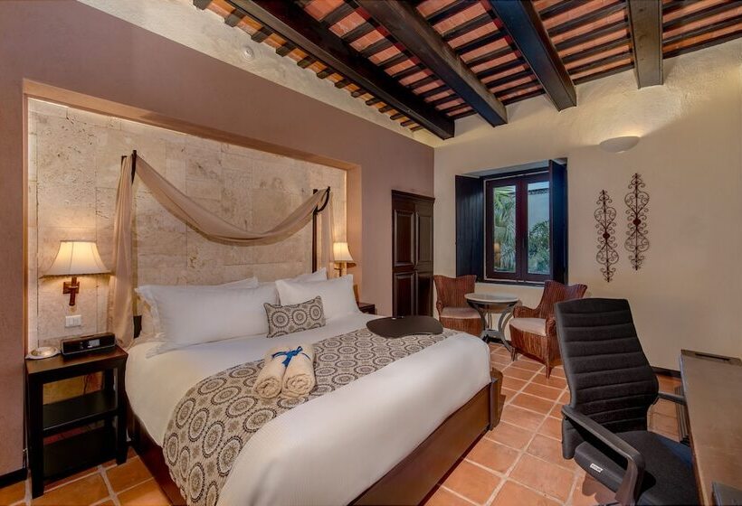 مسافرخانه Hodelpa Nicolas de Ovando