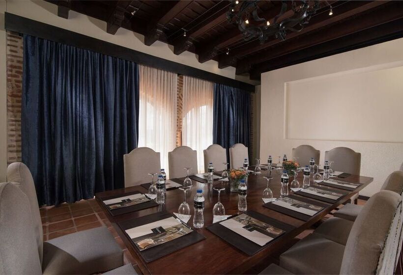 مسافرخانه Hodelpa Nicolas de Ovando