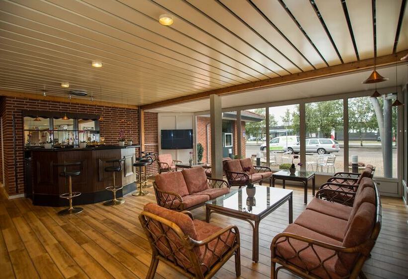 בית מלון כפרי Lynggaarden