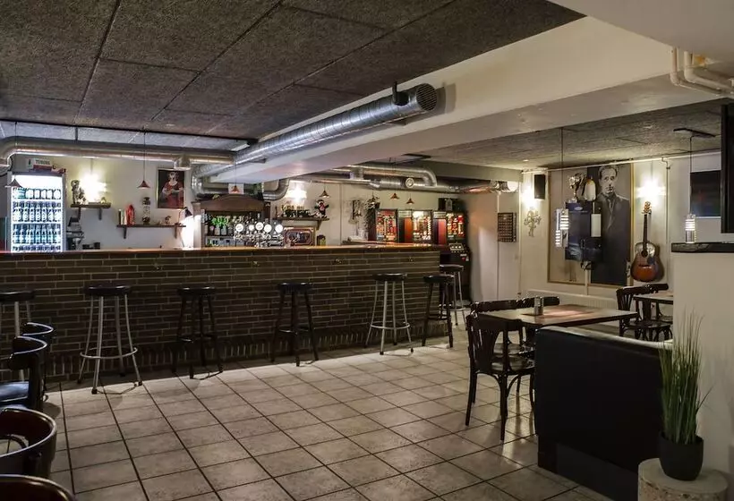 ホテル Lynggaarden