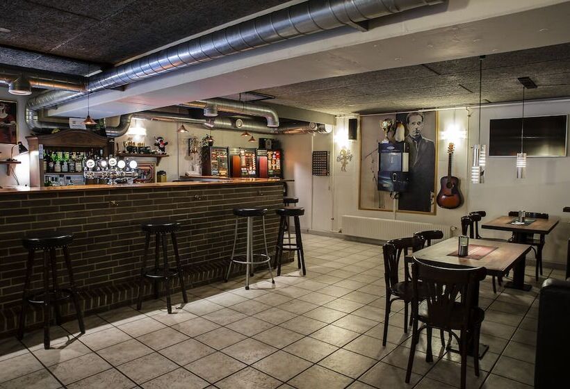 בית מלון כפרי Lynggaarden