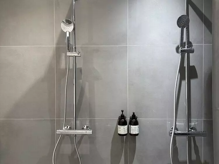 בית מלון כפרי Savoy