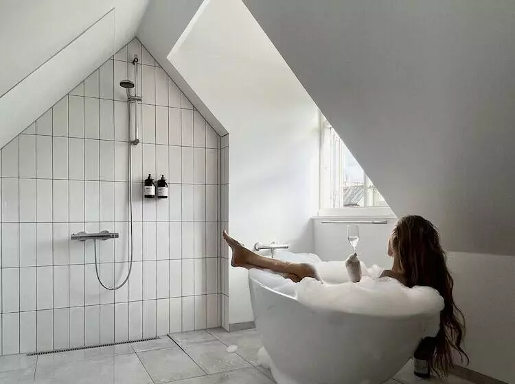 בית מלון כפרי Savoy