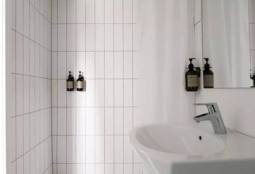 בית מלון כפרי Savoy