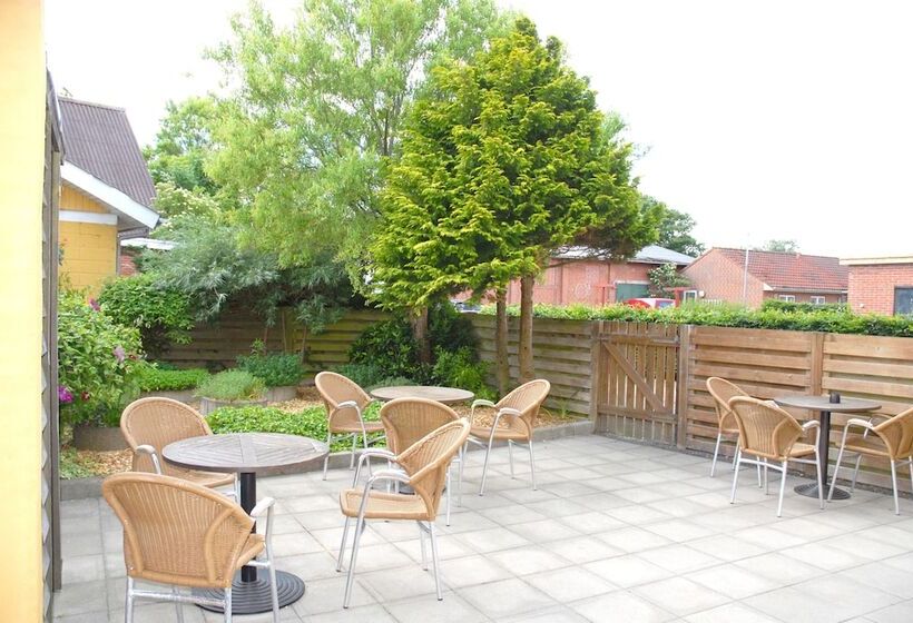 בית מלון כפרי Smedegaarden