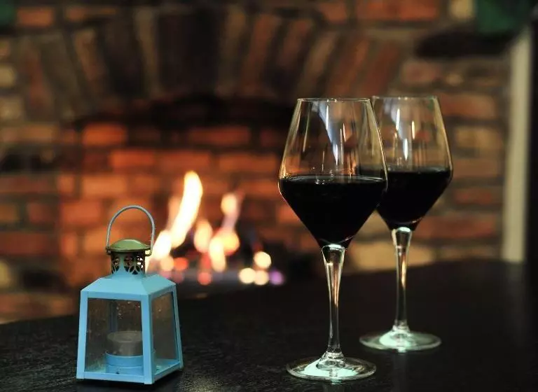 هتل Alcock & Brown