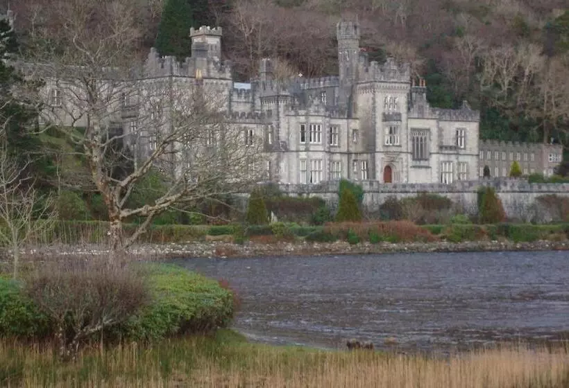 هتل Alcock & Brown