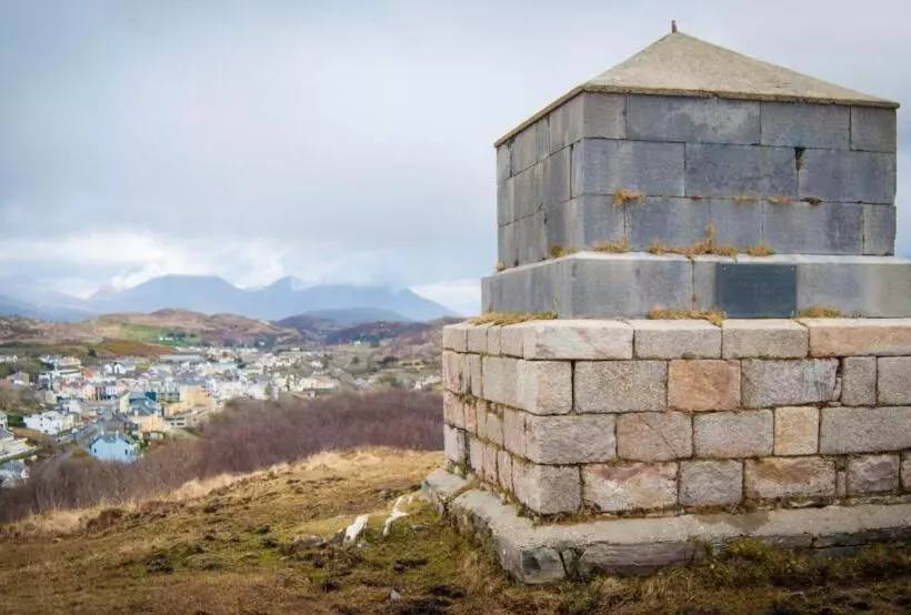 هتل Alcock & Brown