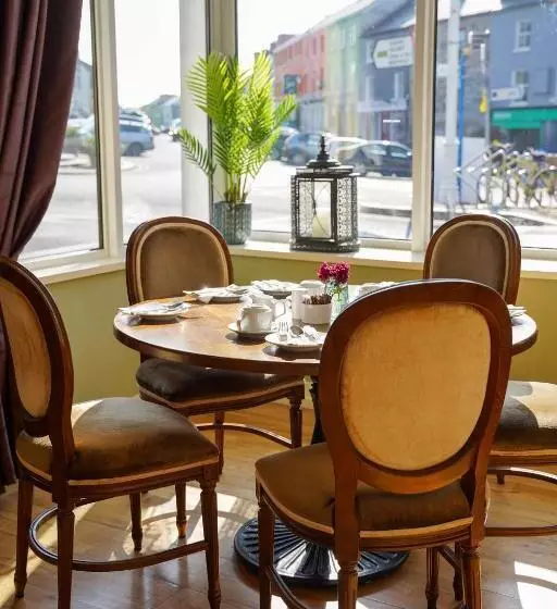 هتل Alcock & Brown