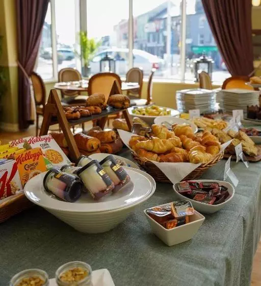 هتل Alcock & Brown