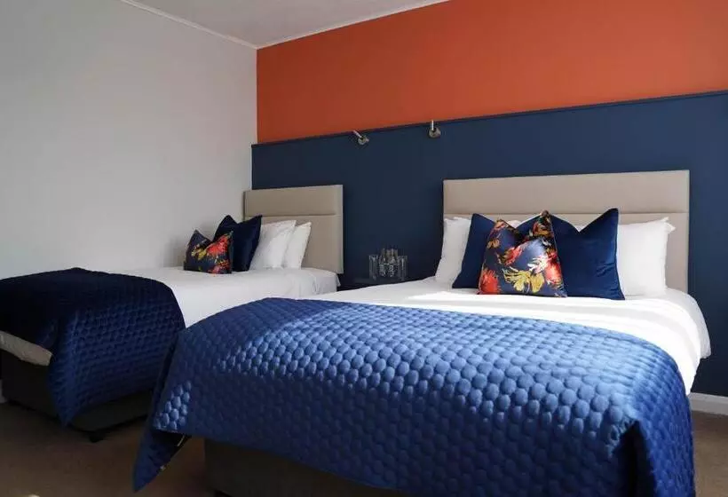 هتل Alcock & Brown