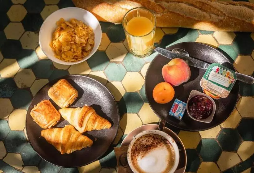 فندق Auberge De La Tour