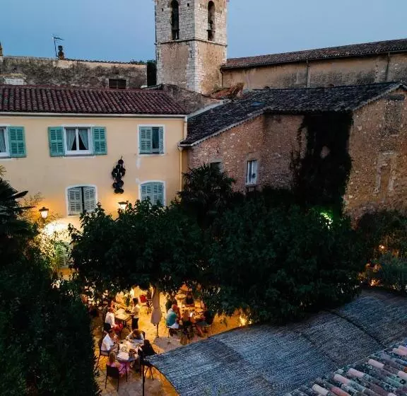 فندق Auberge De La Tour