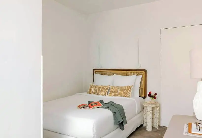 Hotel Crisol Lumière