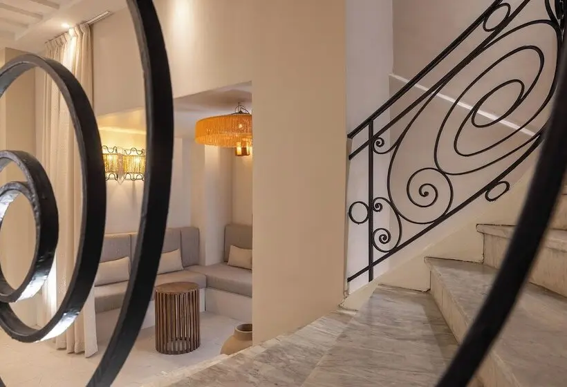 Hotel Crisol Lumière