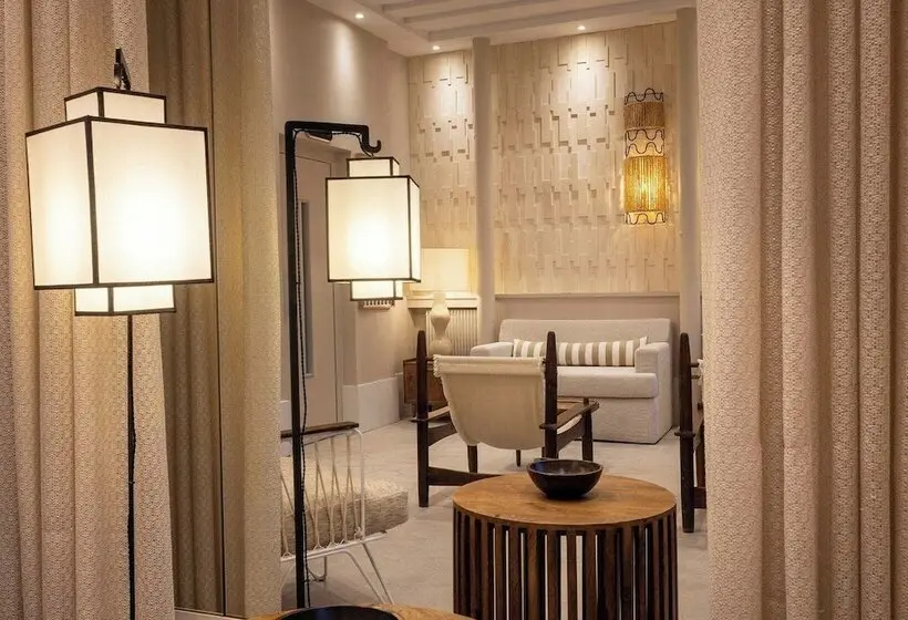 Hotel Crisol Lumière