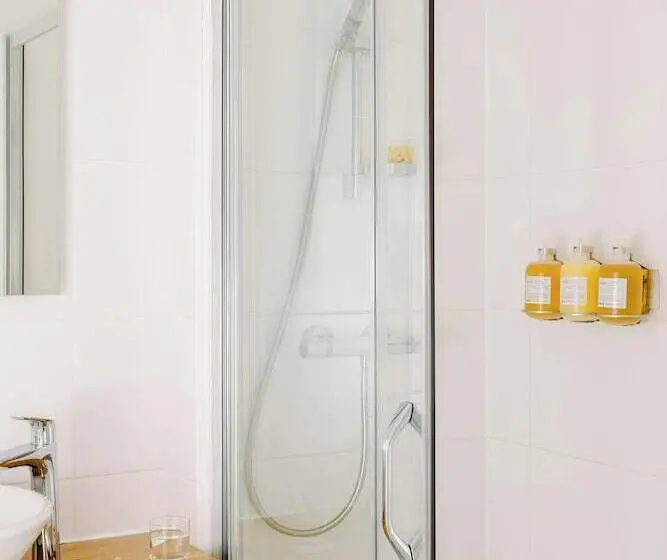 Hotel Crisol Lumière