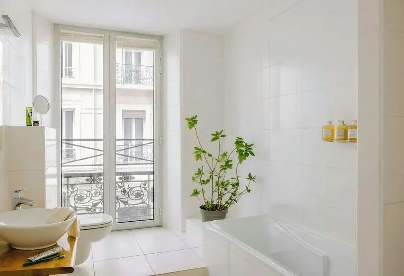 Hotel Crisol Lumière