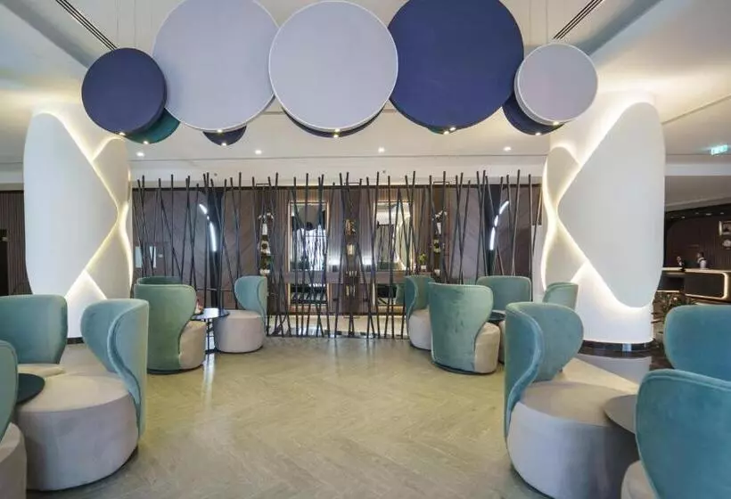 בית מלון כפרי Holiday International