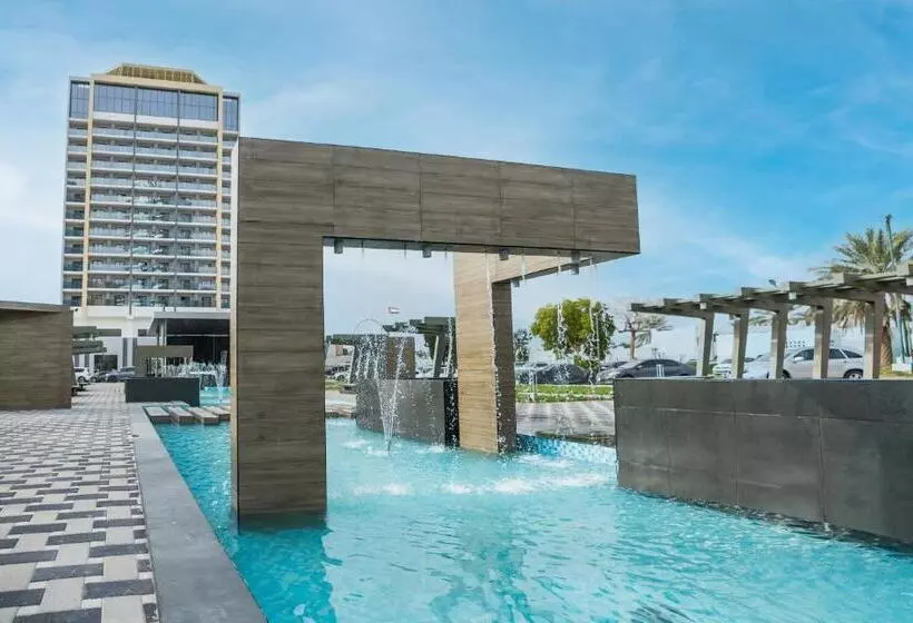 בית מלון כפרי Holiday International