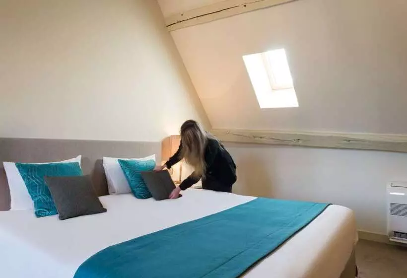 בית מלון כפרי Hôtel Aux Vieux Remparts, The Originals Relais