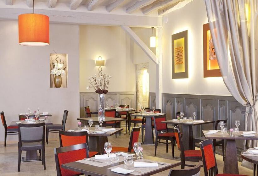 בית מלון כפרי Hôtel Aux Vieux Remparts, The Originals Relais