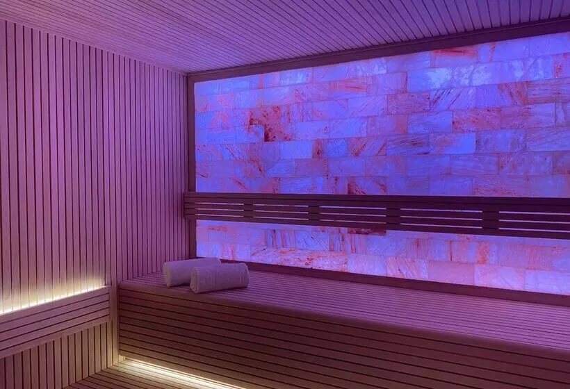 בית מלון כפרי Hôtel Aux Vieux Remparts, The Originals Relais