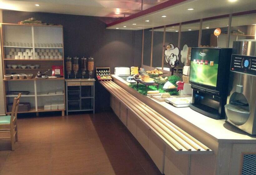 هتل Hôtel Sarcelles Flanades