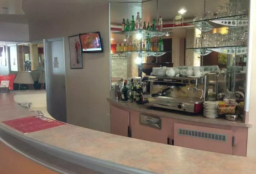 فندق Hôtel Sarcelles Flanades